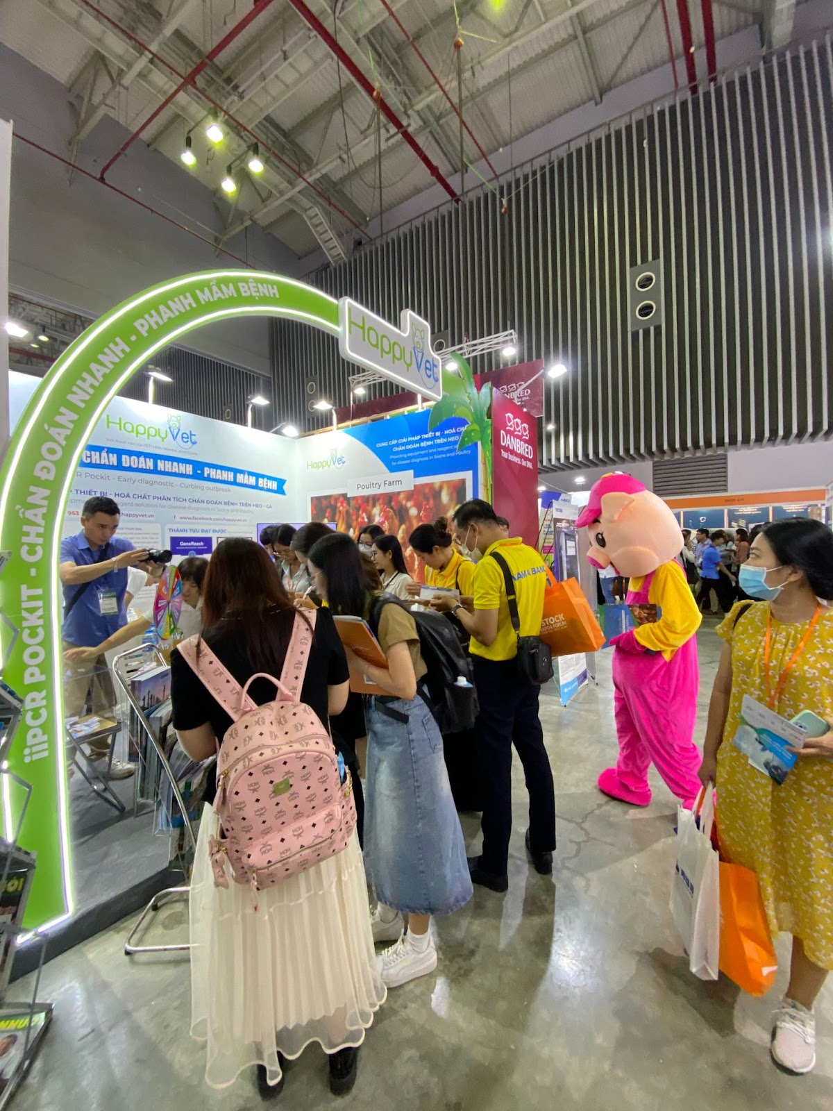 Vietstock 2023: HappyVet-GeneReach mang giải pháp toàn diện cho ngành chăn nuôi Việt