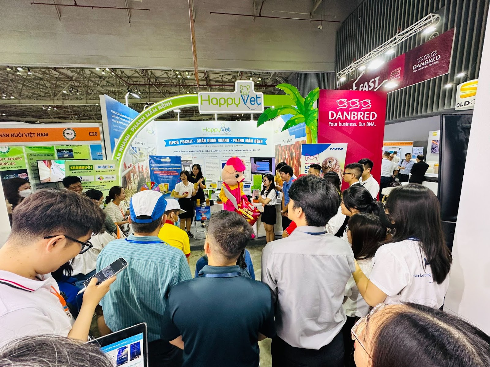 Vietstock 2023: HappyVet-GeneReach mang giải pháp toàn diện cho ngành chăn nuôi Việt