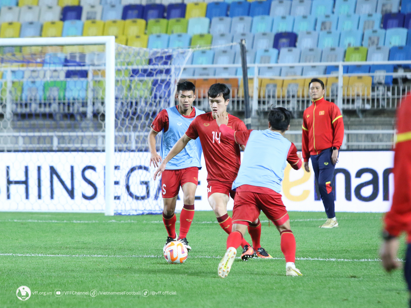 HLV Philippe Troussier ví trận đấu với ĐT Hàn Quốc như một món quà dành cho các cầu thủ Việt Nam