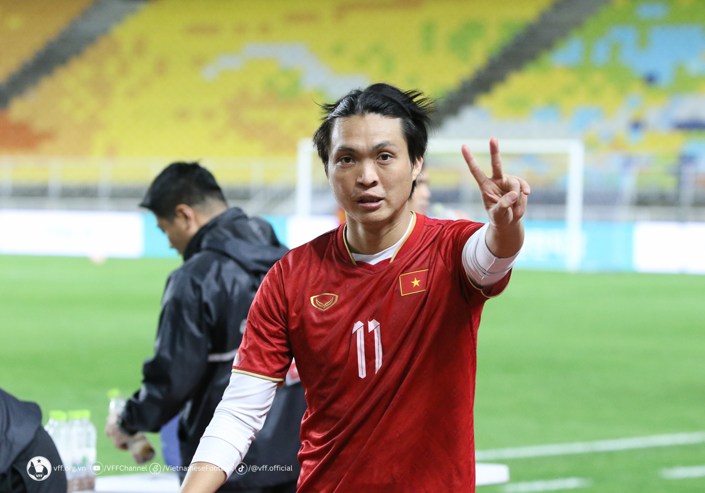 HLV Philippe Troussier ví trận đấu với ĐT Hàn Quốc như một món quà dành cho các cầu thủ Việt Nam