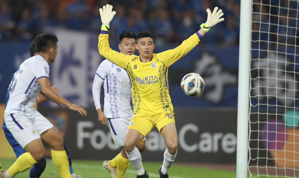 Thi đấu thiếu người, CLB Hà Nội không tạo được bất ngờ trước chủ nhà Wuhan Three Town Thi đấu thiếu người, CLB Hà Nội không tạo được bất ngờ trước chủ nhà Wuhan Three Town