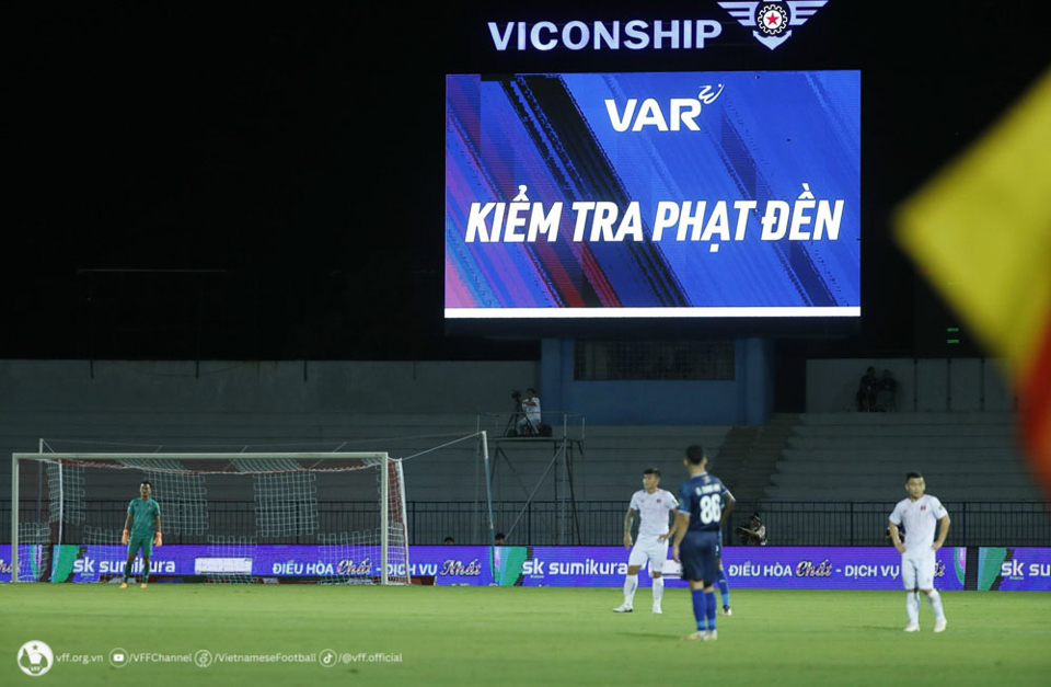 VAR vận hành thế nào