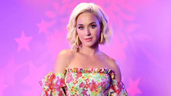 Chiêu dưỡng da đánh bay mụn của Katy Perry