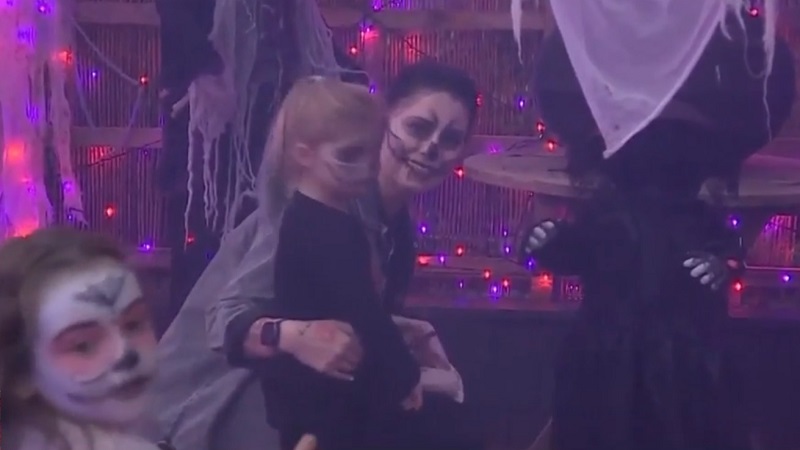 Biến ngôi nhà thành thế giới Halloween Biến ngôi nhà thành thế giới Halloween