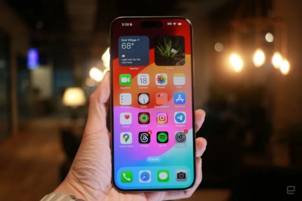 Apple nói gì khi iPhone 15 Pro bị tố gây sự cố màn hình burn-in Apple nói gì khi iPhone 15 Pro bị tố gây sự cố màn hình burn-in