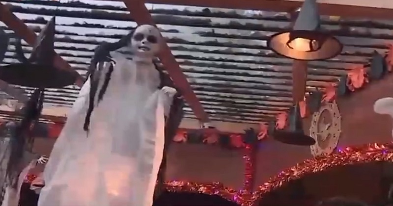 Biến ngôi nhà thành thế giới Halloween Biến ngôi nhà thành thế giới Halloween
