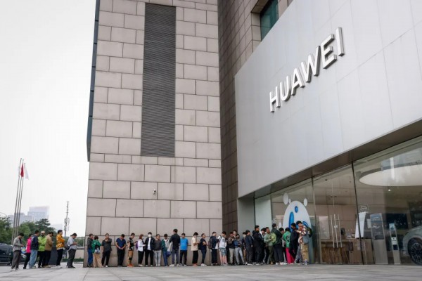 Chiến tranh công nghệ rẽ hướng với màn trở lại của Huawei Chiến tranh công nghệ rẽ hướng với màn trở lại của Huawei