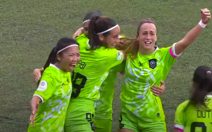 Huỳnh Như ghi bàn đầu tiên cho Lank ở mùa giải mới