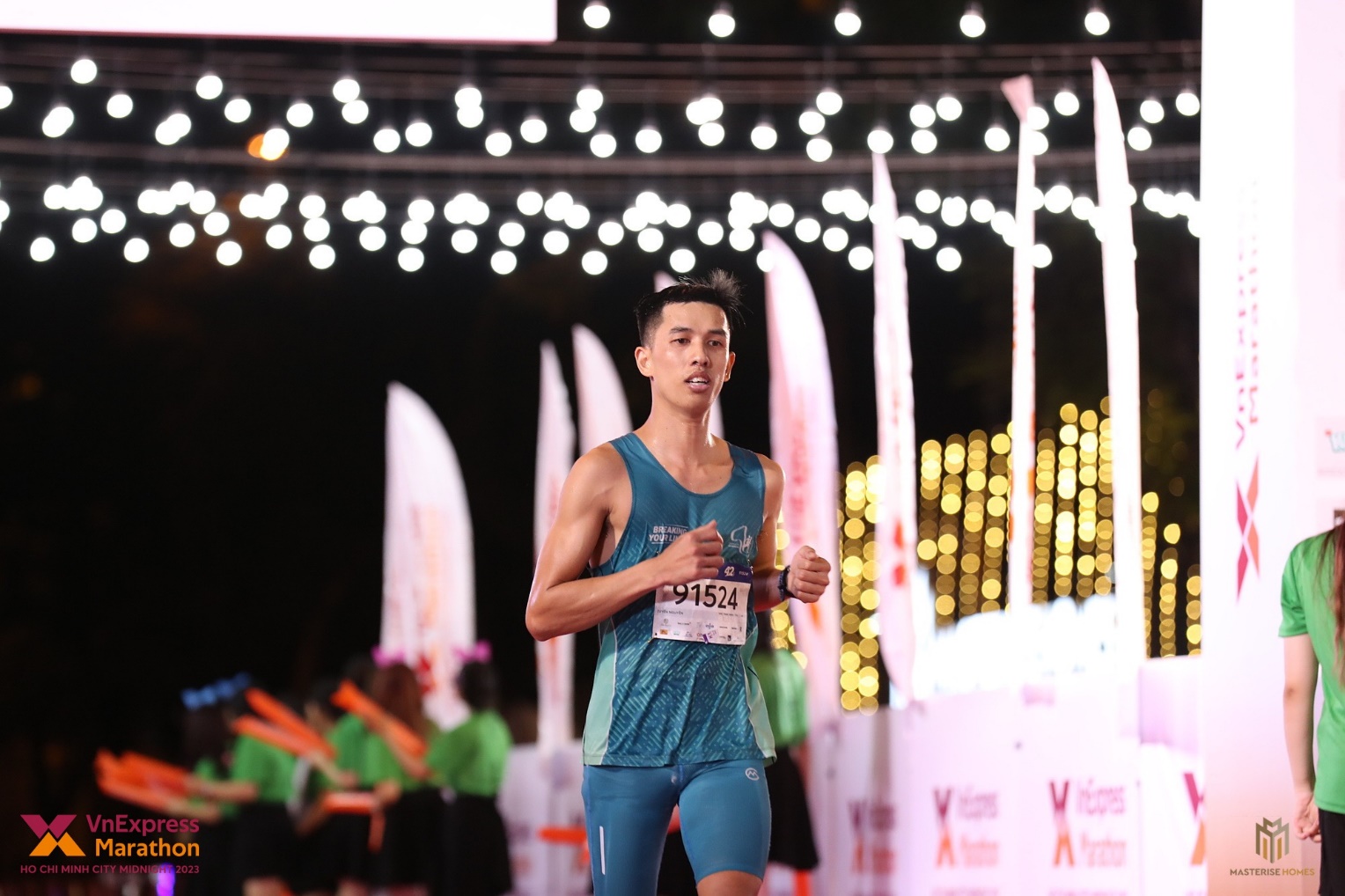 Runner sẵn sàng chinh phục đường đua VPIM 2023 - Ảnh 1. Runner sẵn sàng chinh phục đường đua VPIM 2023 - Ảnh 1.