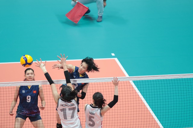 Tuyển bóng chuyền nữ Việt Nam lội ngược dòng kịch tính trước Hàn Quốc - Ảnh 1. Tuyển bóng chuyền nữ Việt Nam lội ngược dòng kịch tính trước Hàn Quốc - Ảnh 1.