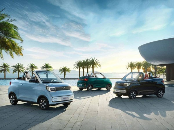 Wuling HongGuang Mini EV mui trần “gọi" nắng Wuling HongGuang Mini EV mui trần “gọi" nắng