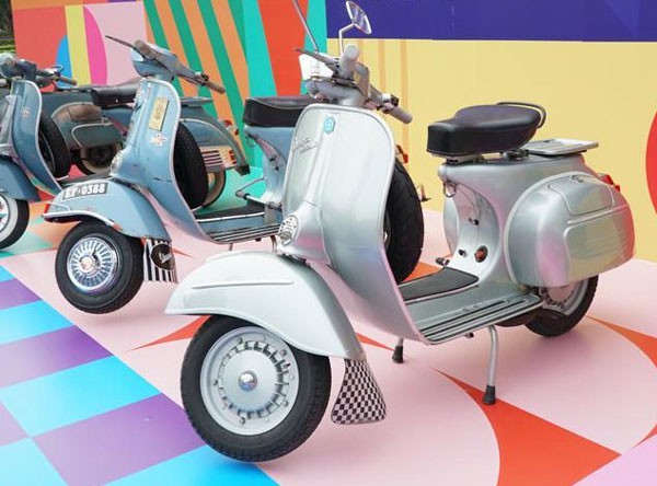 Chi tiền tỷ chơi Vespa cổ, chạy xuyên Việt, đi vòng Đông Dương Chi tiền tỷ chơi Vespa cổ, chạy xuyên Việt, đi vòng Đông Dương