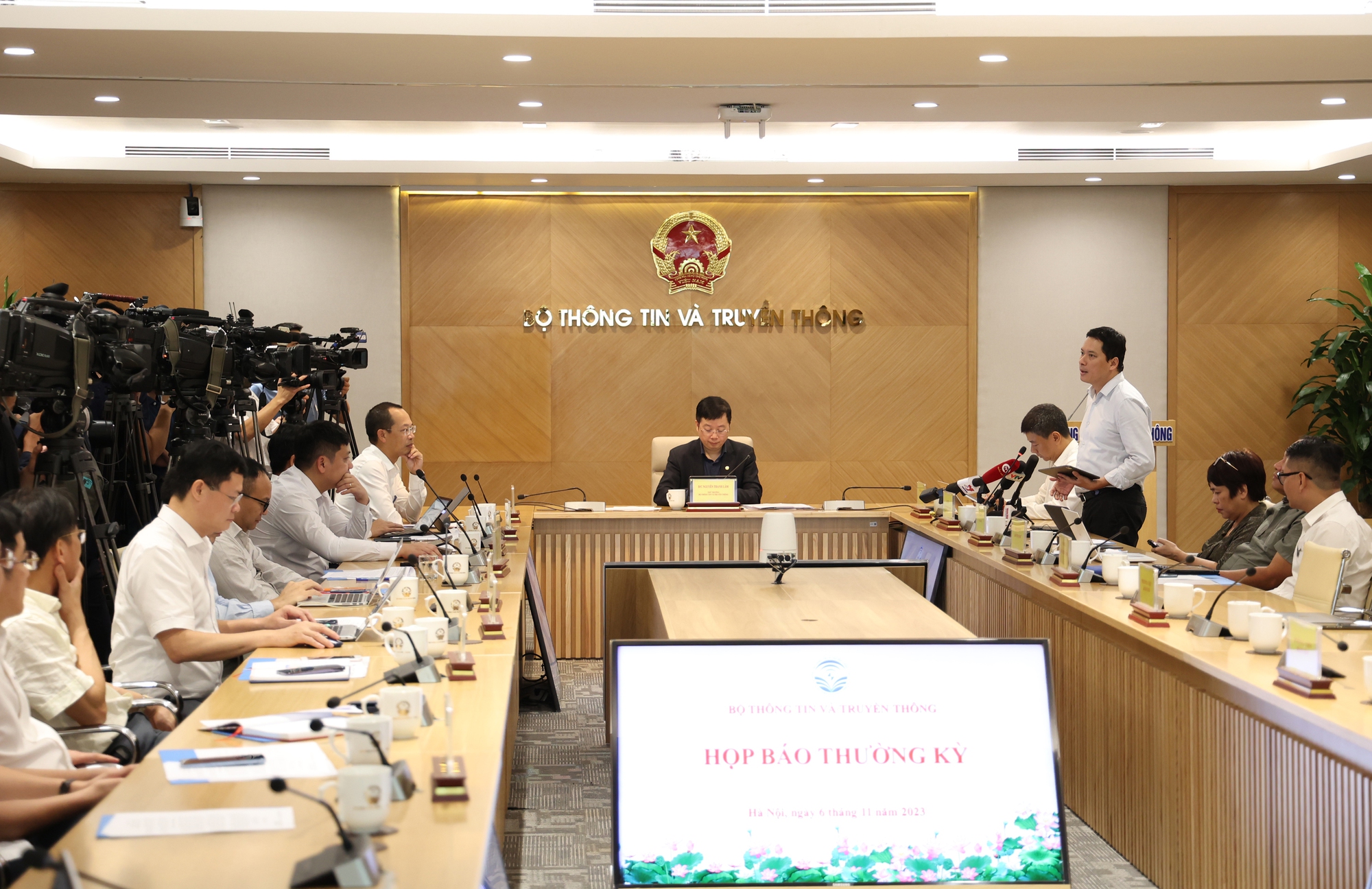 Ngăn chặn các hội, nhóm hướng dẫn tự tử và bùng nợ trên mạng xã hội Ngăn chặn các hội, nhóm hướng dẫn tự tử và bùng nợ trên mạng xã hội