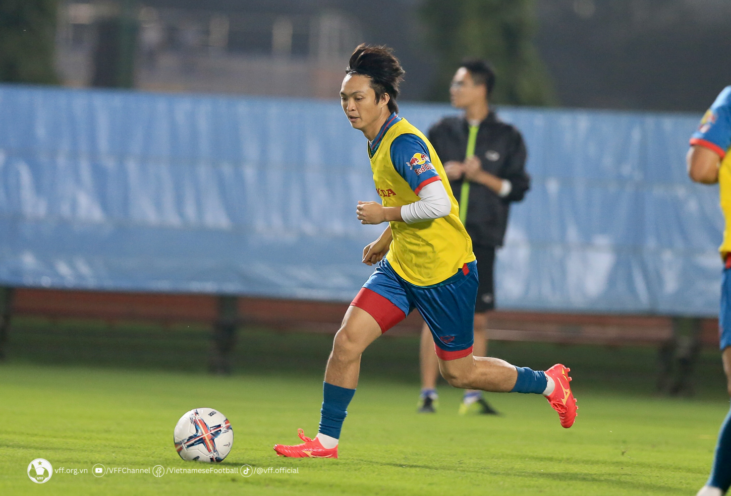 Hậu vệ Bùi Hoàng Việt Anh: "Mục tiêu của ĐT Việt Nam là giành 3 điểm trên sân Philippines"