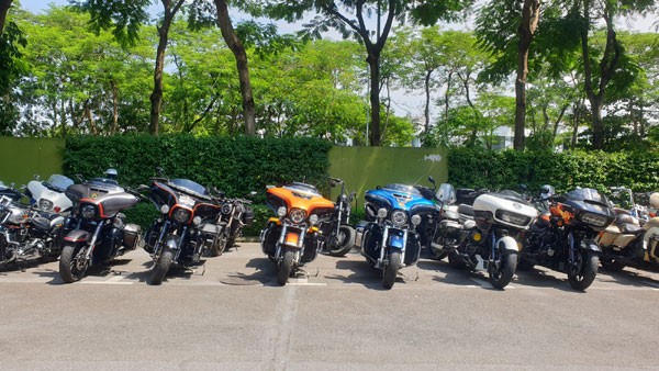 Chi tiền tỷ chơi siêu xe máy, niềm đam mê tốn kém