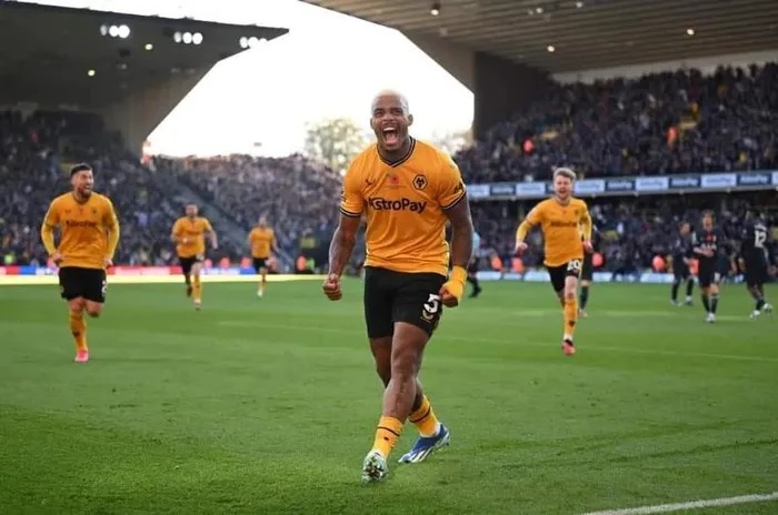 Tottenham thua ngược trước Wolverhampton