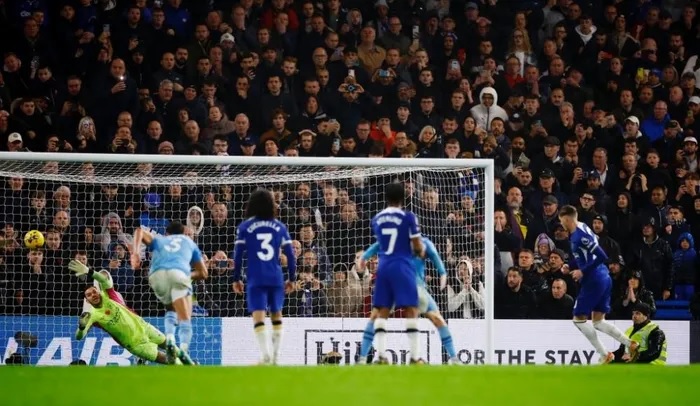 Chelsea và Man City chia điểm sau màn rượt đuổi tỷ số kịch tính