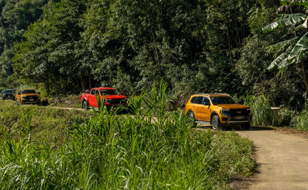Cùng dàn xe Ford lên miền sơn cước, khám phá non nước Cao Bằng