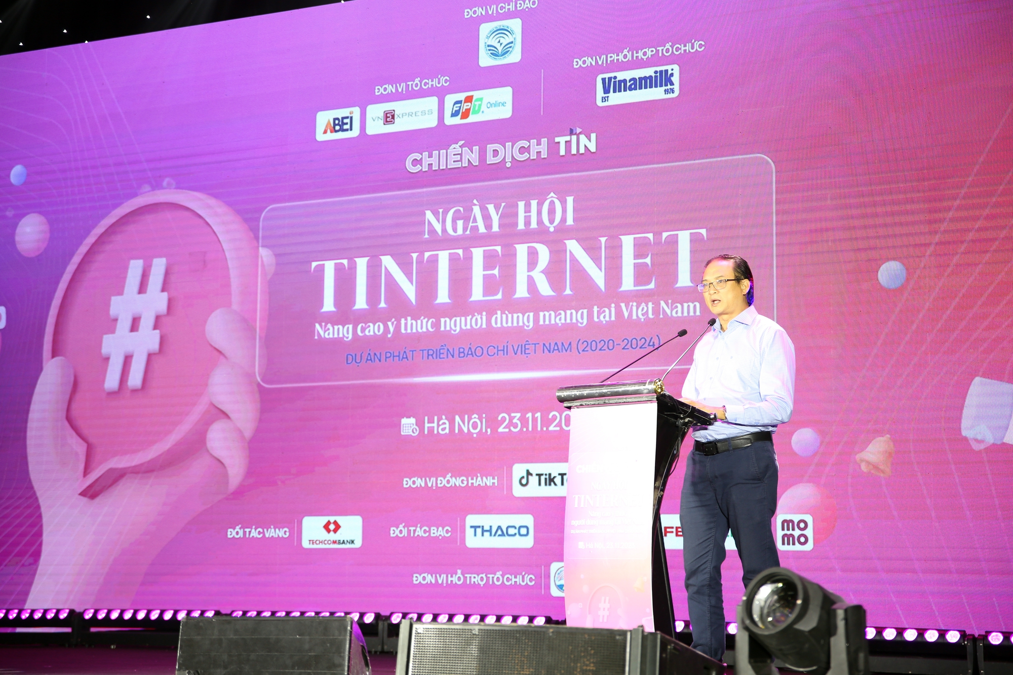Tinternet: Nâng cao ý thức và trách nhiệm người dùng Việt Nam khi tham gia Internet Tinternet: Nâng cao ý thức và trách nhiệm người dùng Việt Nam khi tham gia Internet