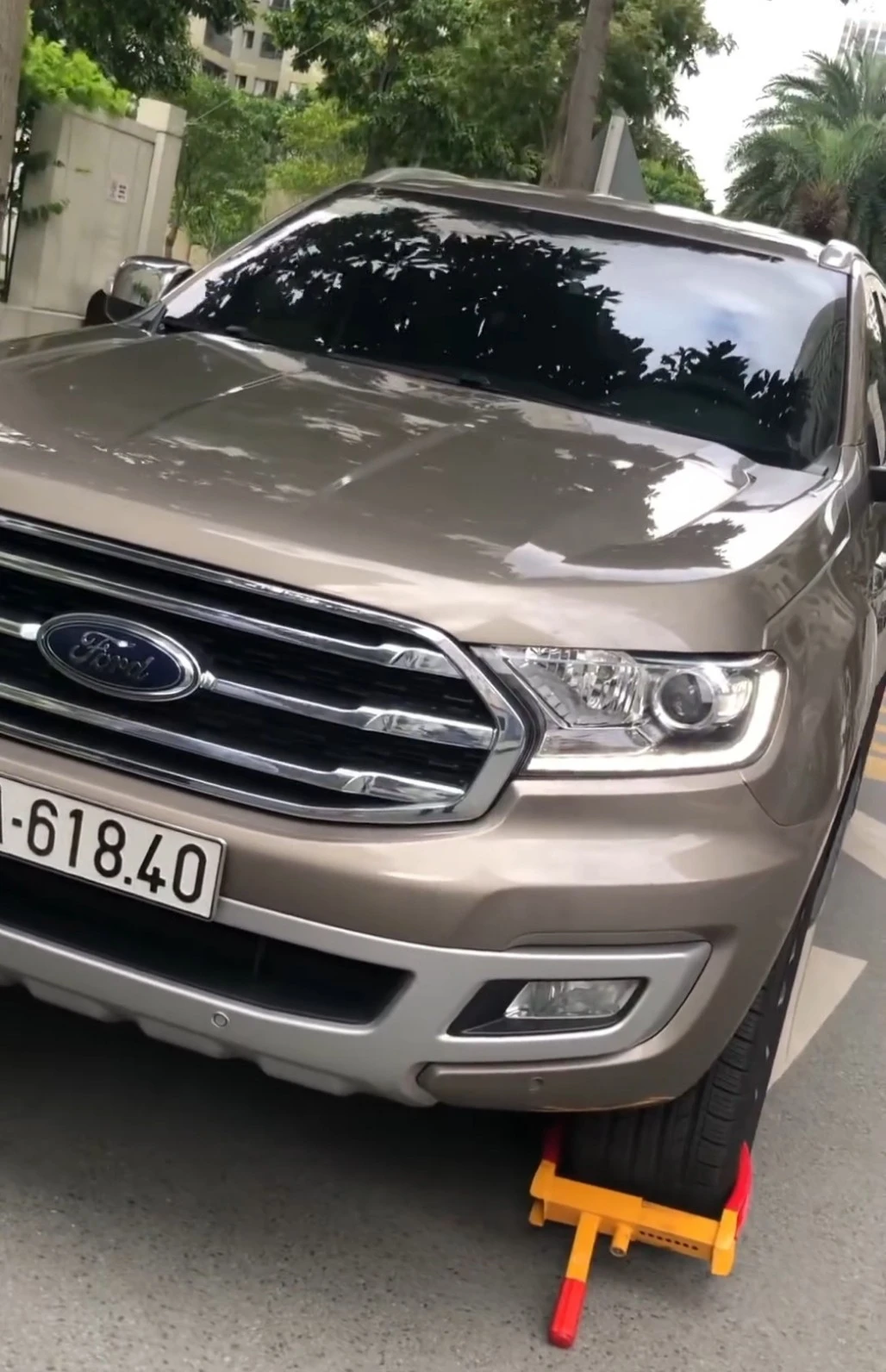 Bảo vệ chung cư Masteri Thảo Điền có được quyền khóa bánh ô tô của khách? - Ảnh 2. Bảo vệ chung cư Masteri Thảo Điền có được quyền khóa bánh ô tô của khách? - Ảnh 2.