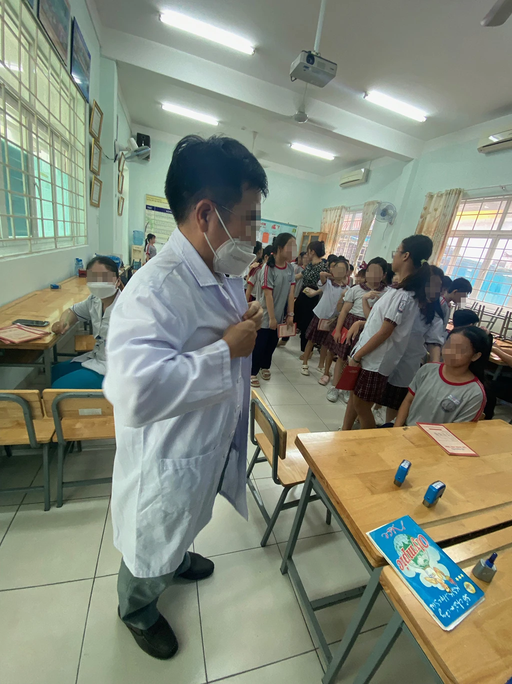 Buông lỏng quản lý ? - Ảnh 2. Buông lỏng quản lý ? - Ảnh 2.