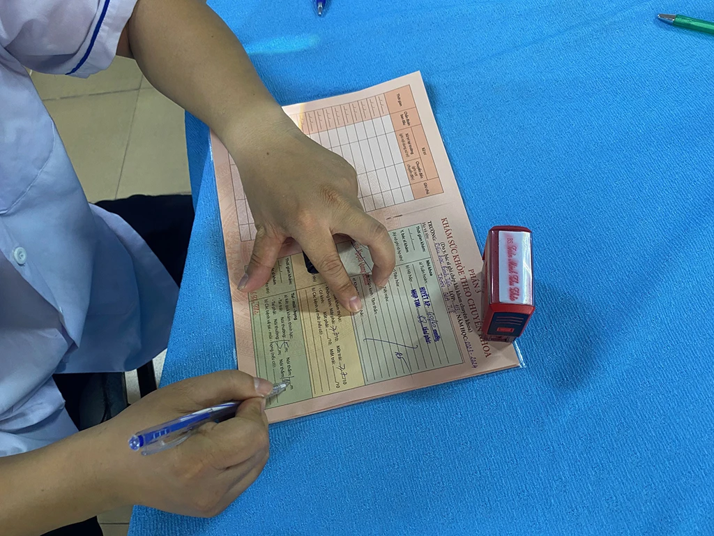 Buông lỏng quản lý ? - Ảnh 4. Buông lỏng quản lý ? - Ảnh 4.