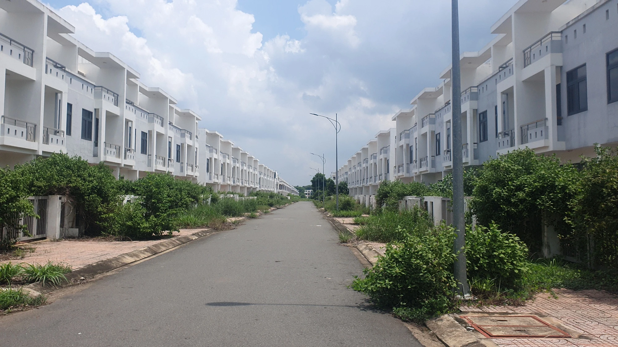 Bắt ông Nguyễn Khánh Hưng Chủ tịch HĐQT Công ty Cổ phần Đầu tư LDG - Ảnh 3. Bắt ông Nguyễn Khánh Hưng Chủ tịch HĐQT Công ty Cổ phần Đầu tư LDG - Ảnh 3.