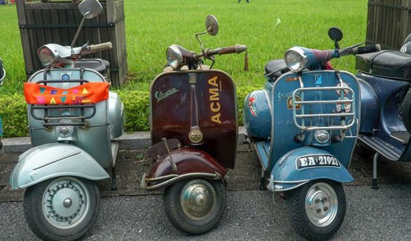 Chi tiền tỷ chơi Vespa cổ, chạy xuyên Việt, đi vòng Đông Dương Chi tiền tỷ chơi Vespa cổ, chạy xuyên Việt, đi vòng Đông Dương
