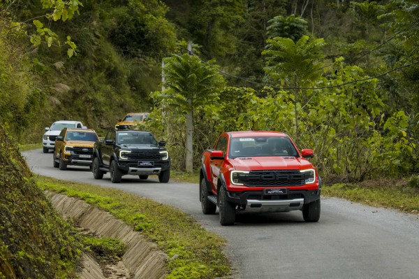 Cùng dàn xe Ford lên miền sơn cước, khám phá non nước Cao Bằng