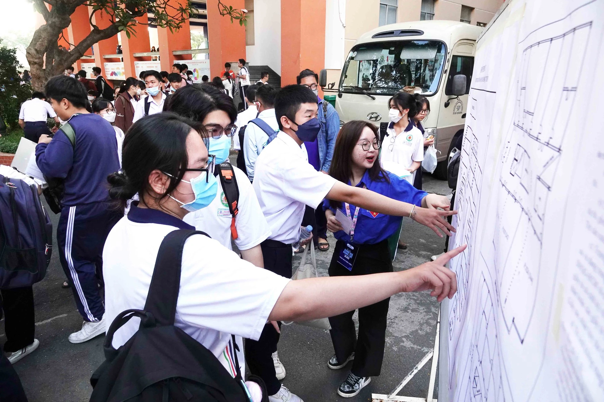 ĐH Quốc gia TP.HCM công bố thông tin mới về kỳ thi đánh giá năng lực 2024 - Ảnh 1. ĐH Quốc gia TP.HCM công bố thông tin mới về kỳ thi đánh giá năng lực 2024 - Ảnh 1.