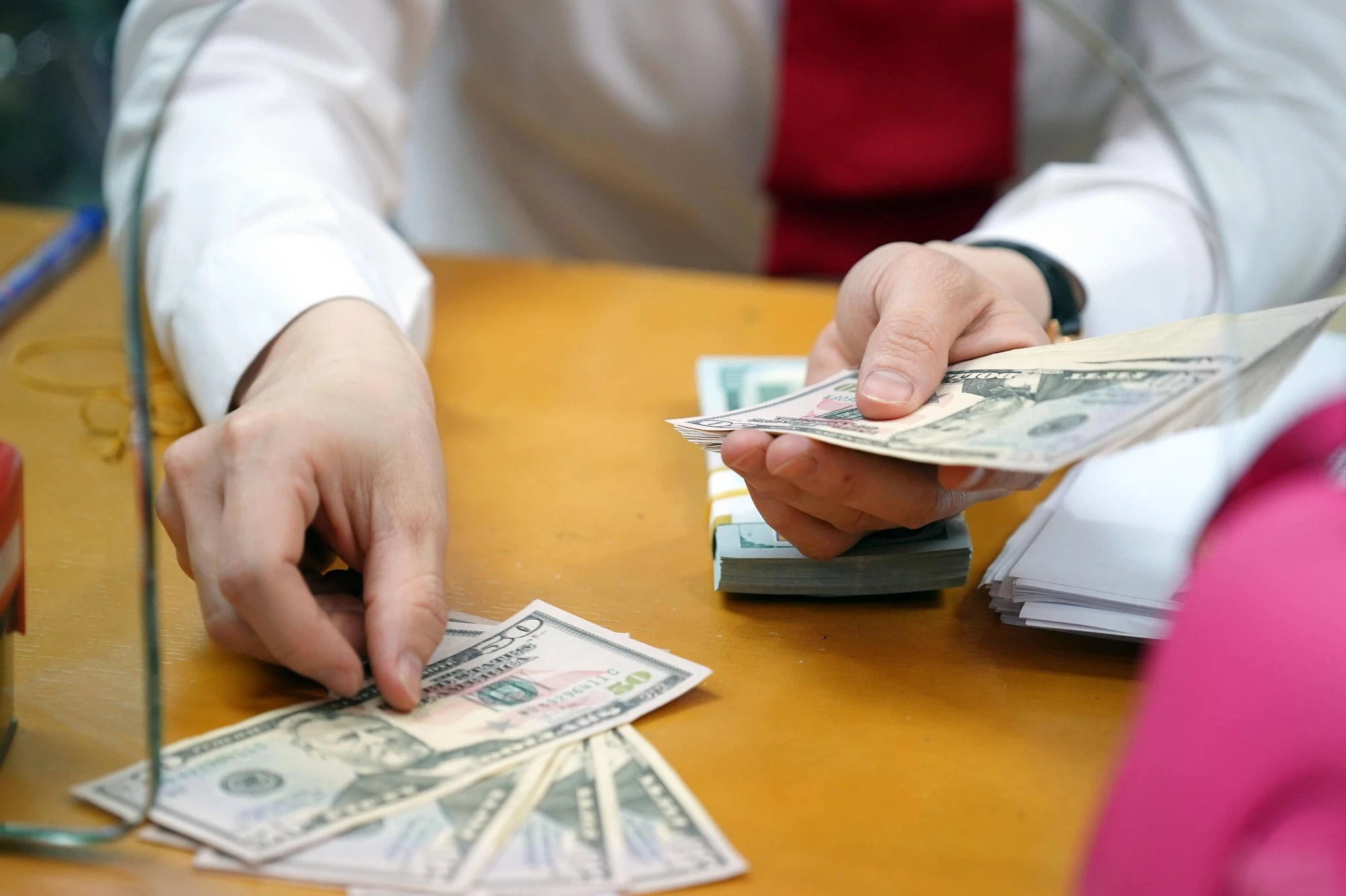 Giá USD hôm nay 26.11.2023: Tuần tăng nhẹ sau chuỗi ngày đi lùi - Ảnh 1. Giá USD hôm nay 26.11.2023: Tuần tăng nhẹ sau chuỗi ngày đi lùi - Ảnh 1.