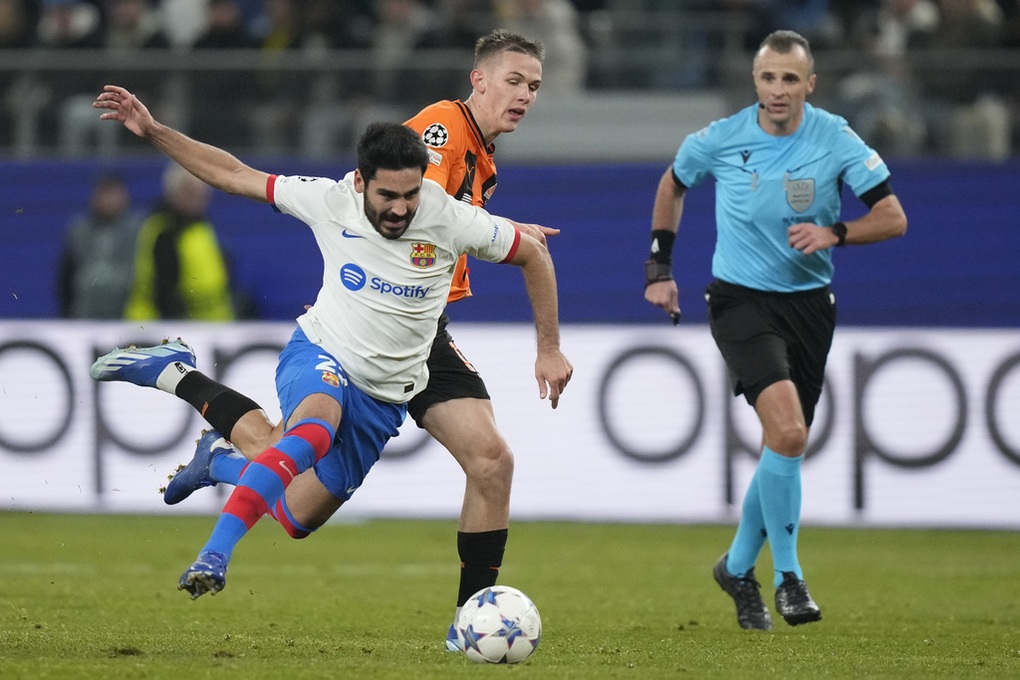 Kết quả UEFA Champions League 8/11: Barca và PSG thua sốc