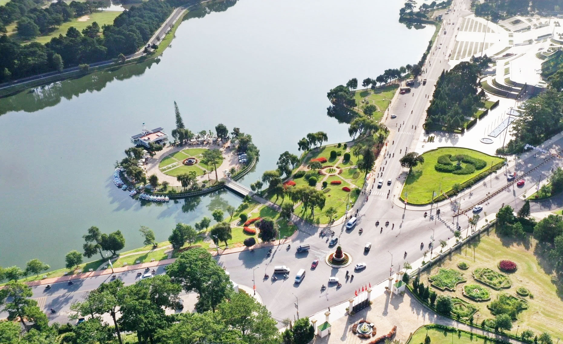 Ngăn ngừa những màn đấu giá khôi hài - Ảnh 1. Ngăn ngừa những màn đấu giá khôi hài - Ảnh 1.