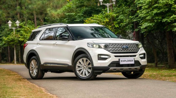 Triệu hồi gần 1.000 xe Ford Explorer tại Việt Nam do lỗi phần mềm camera lùi