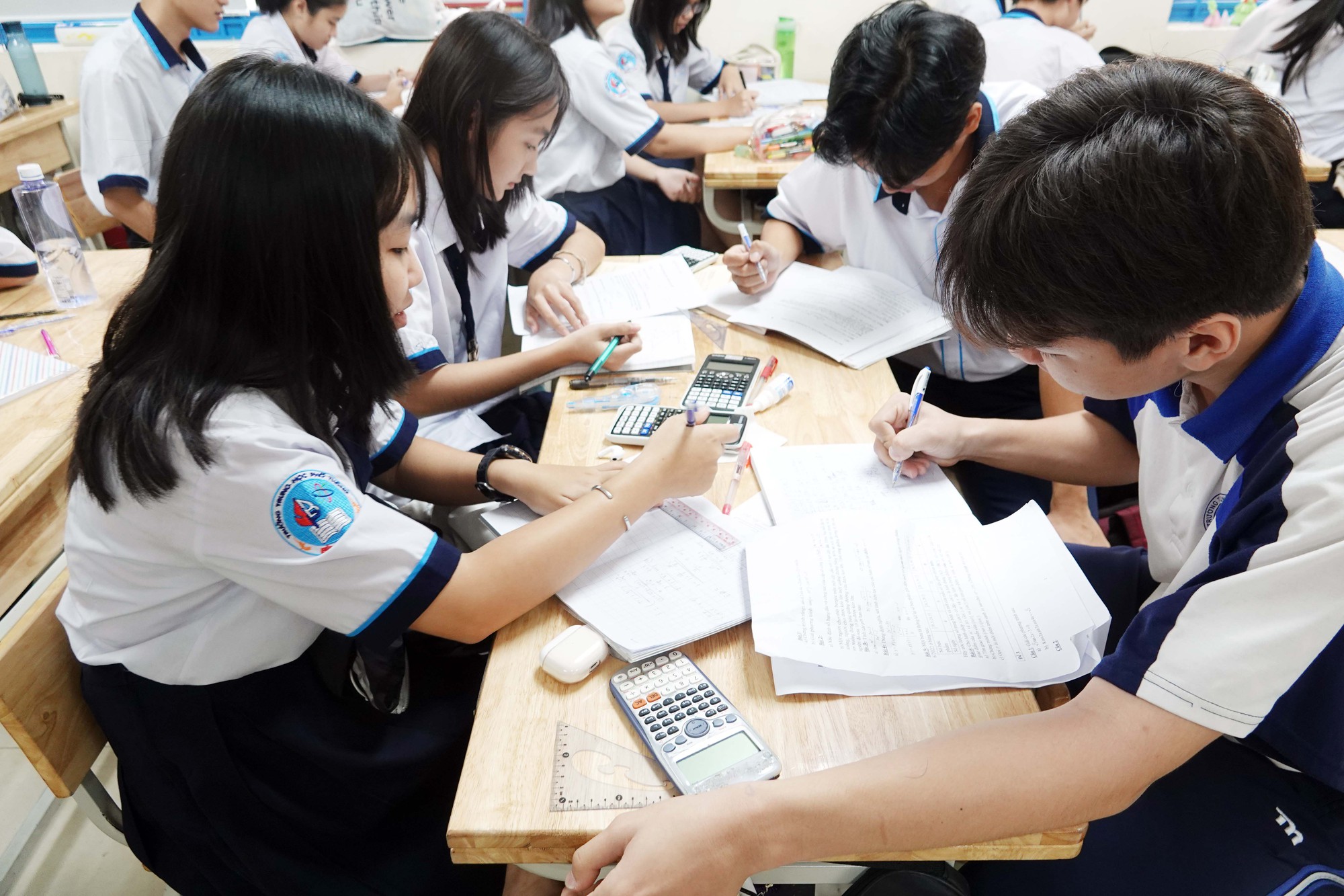 Thi tốt nghiệp THPT từ năm 2025: Làm sao thi ít môn nhưng không học lệch? - Ảnh 3. Thi tốt nghiệp THPT từ năm 2025: Làm sao thi ít môn nhưng không học lệch? - Ảnh 3.