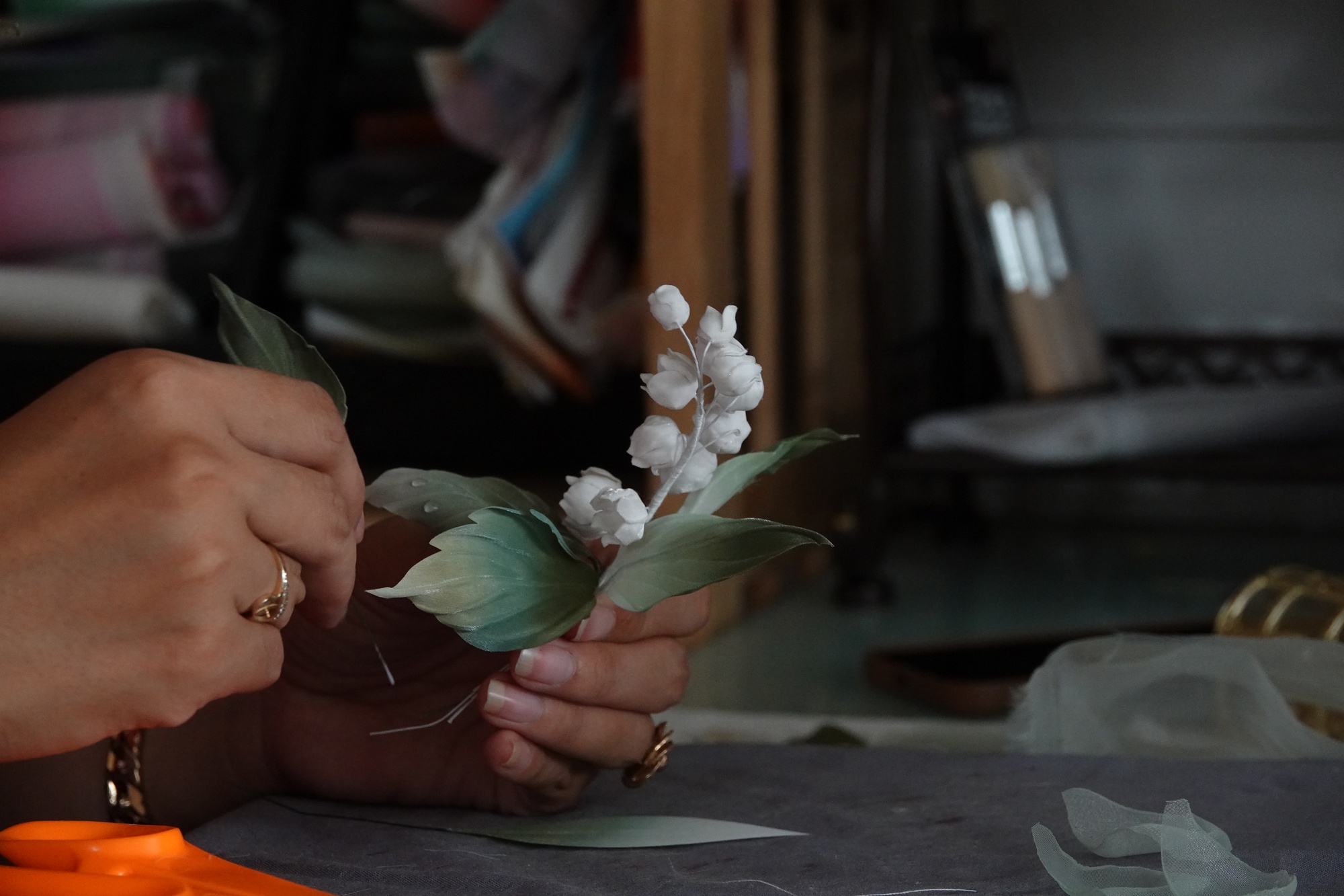 Cô giáo miền Tây làm cho vải ‘nở hoa’ - Ảnh 2.