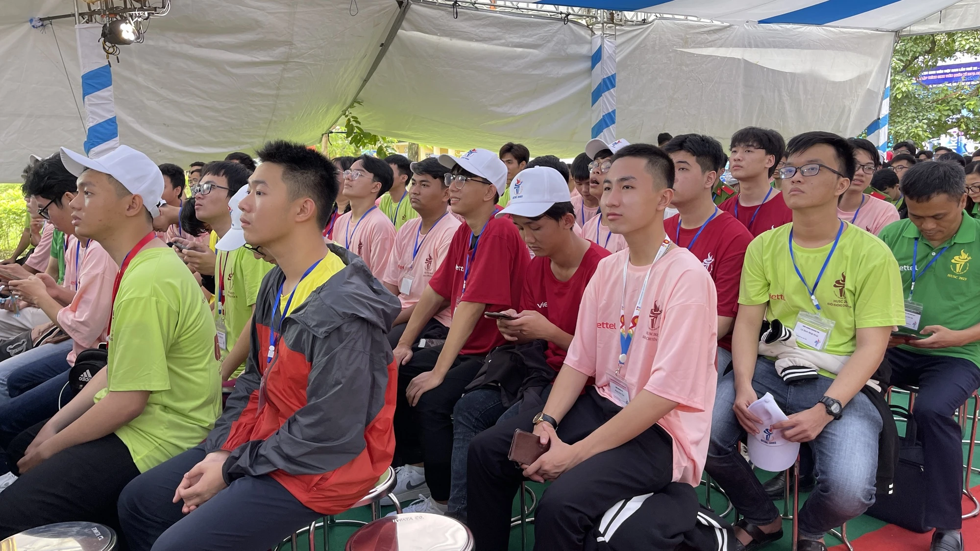 Sinh viên Châu Á đến Huế tranh tài cuộc thi công nghệ thông tin - Ảnh 2. Sinh viên Châu Á đến Huế tranh tài cuộc thi công nghệ thông tin - Ảnh 2.