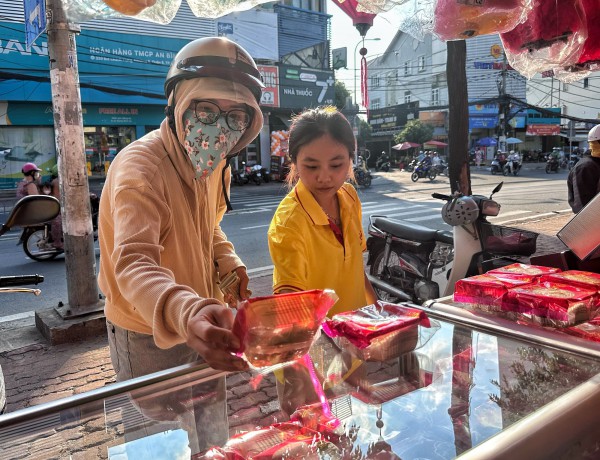 Vì sao nhiều điểm bán bánh trung thu ở TP.HCM 