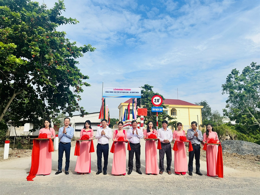 BSR và chính quyền H.Vũng Liêm (Vĩnh Long) khánh thành công trình cầu Rạch Sâu BSR và chính quyền H.Vũng Liêm (Vĩnh Long) khánh thành công trình cầu Rạch Sâu
