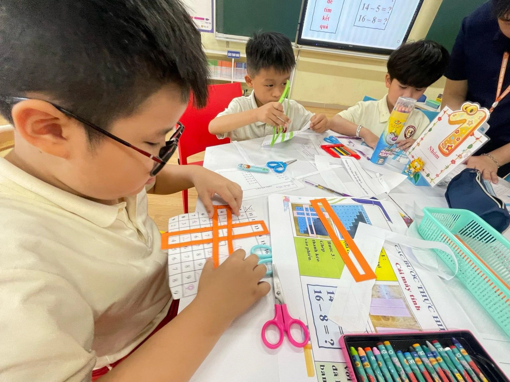 Tại sao, cùng là trường công lập mà học phí lại khác nhau? - Ảnh 2.