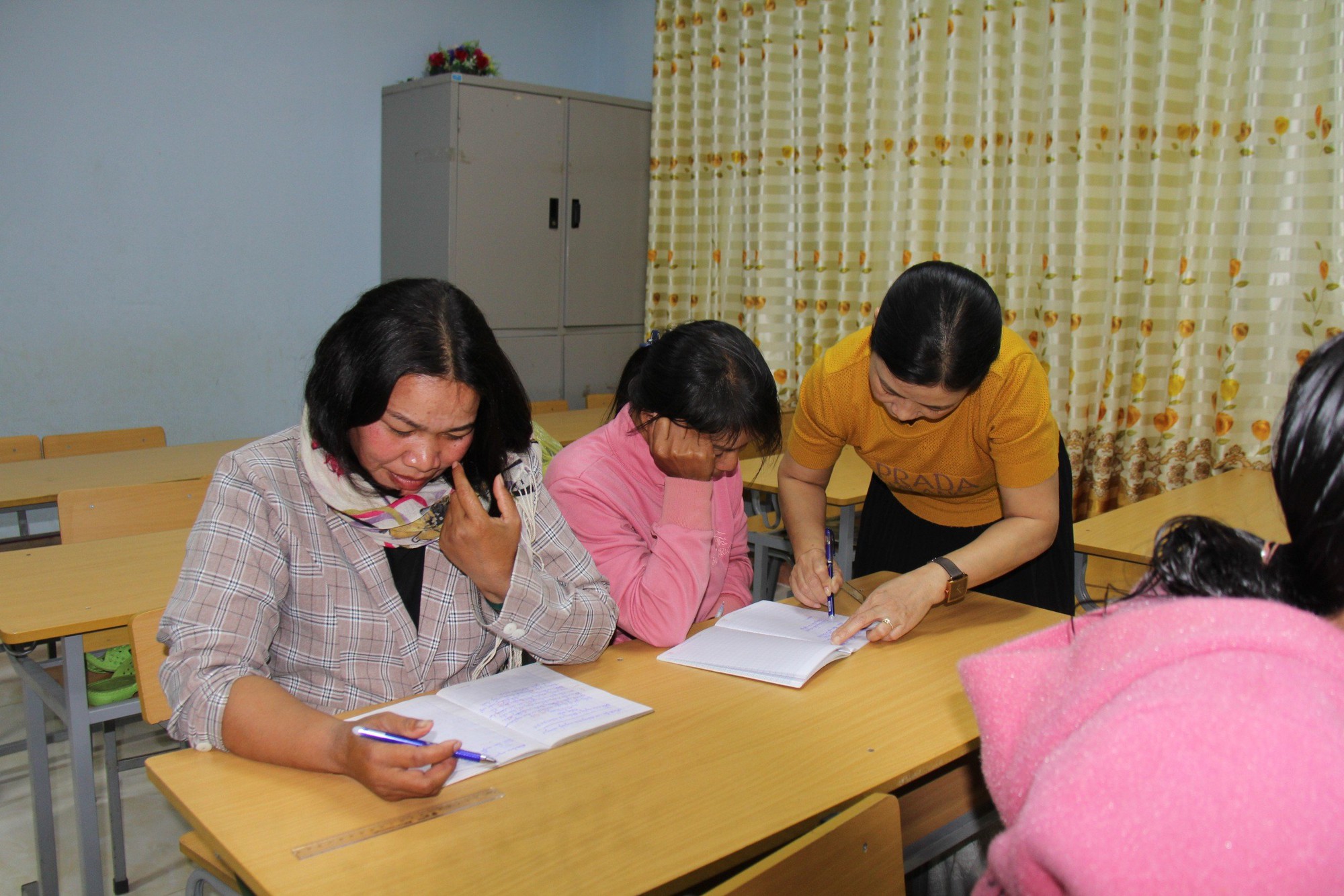 Con chữ xóa mù! - Ảnh 2.