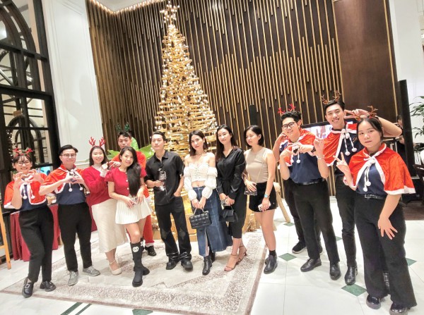 Khách sạn Potique Nha Trang tổ chức lễ thắp sáng cây thông Noel