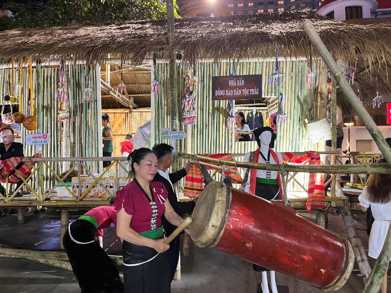 Hơn 70.000 du khách đến với Tuần lễ du lịch tại TP Hồ Chí Minh Hơn 70.000 du khách đến với Tuần lễ du lịch tại TP Hồ Chí Minh
