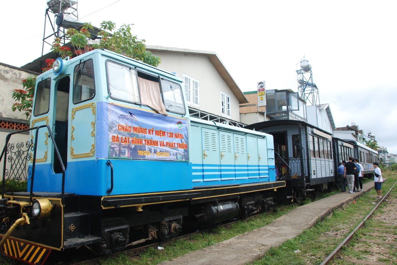 Làm mới tour tàu cổ Đà Lạt - Trại Mát Làm mới tour tàu cổ Đà Lạt - Trại Mát