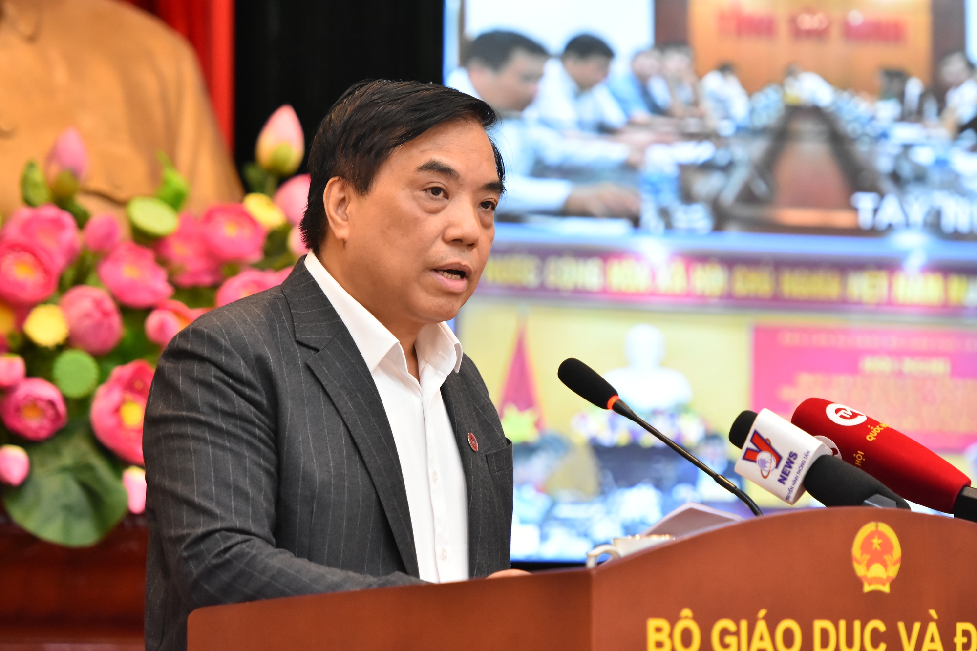 Đề nghị xây dựng nghị định mới về tự chủ ĐH - Ảnh 2. Đề nghị xây dựng nghị định mới về tự chủ ĐH - Ảnh 2.