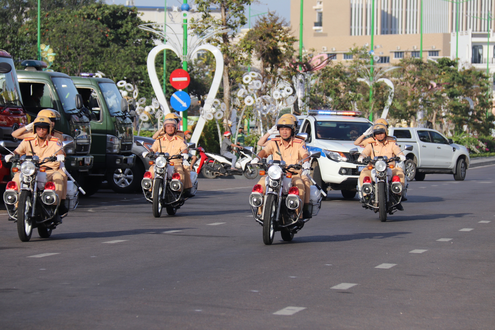 Công an Phan Thiết trấn áp tội phạm đảm bảo an ninh, an toàn tết Nguyên đán - Ảnh 3.