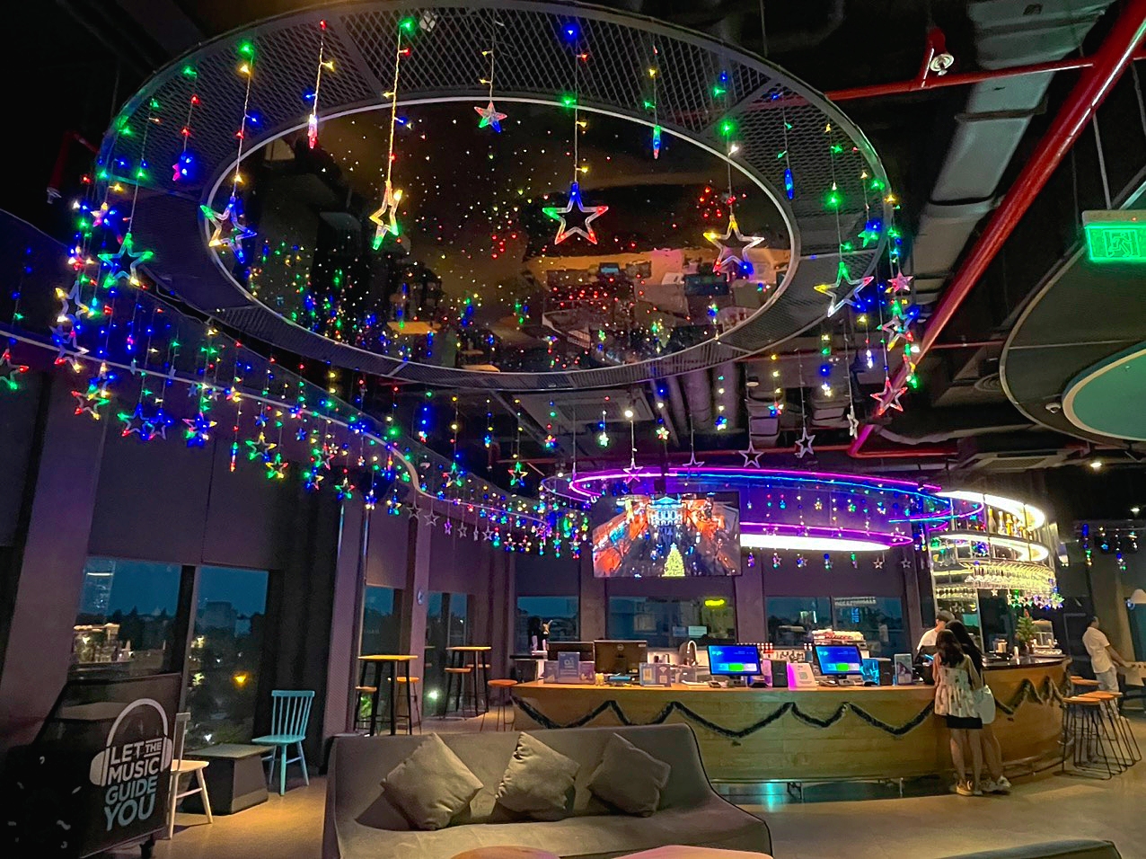 Check-in mùa cuối năm: Đi đâu để có ảnh Noel và tết 'chất lừ'? - Ảnh 3.