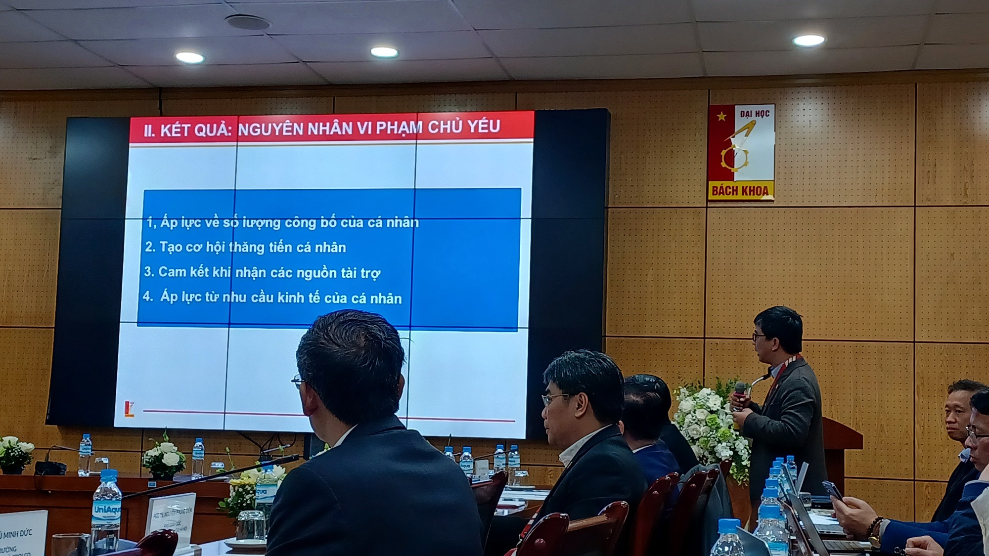 Vi phạm liêm chính học thuật phổ biến nhất là tùy tiện gắn tên tác giả - Ảnh 2. Vi phạm liêm chính học thuật phổ biến nhất là tùy tiện gắn tên tác giả - Ảnh 2.