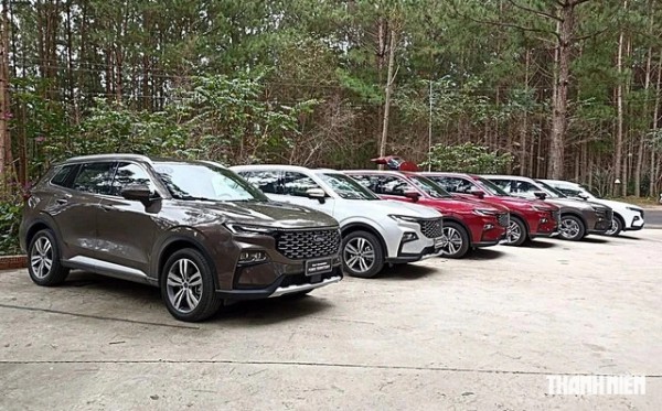 Crossover cỡ trung: Honda CR-V mới kém khách, Ford Territory bứt phá nhờ giảm giá Crossover cỡ trung: Honda CR-V mới kém khách, Ford Territory bứt phá nhờ giảm giá