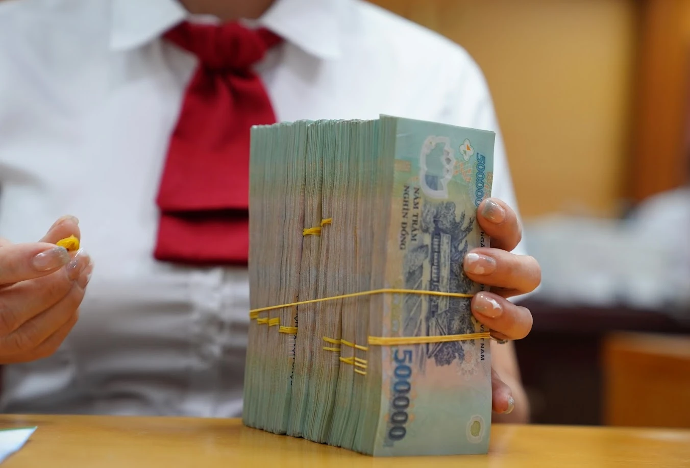 Hiểu thế nào về lãi suất 0%: Ai cho vay, ai được vay?- Ảnh 2.